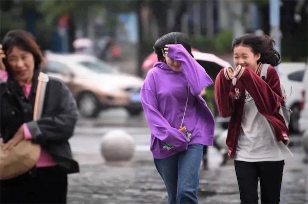 大连天气穿衣建议?大连天气预报穿衣?-第2张图片-巾百福 大连天气穿衣建议?大连天气预报穿衣?-第2张图片-巾百福